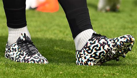 virgil van dijk shoes.